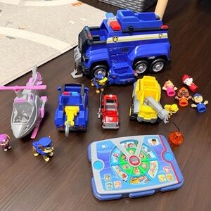 Paw Patrol Ultimate Rescue Vehicle Set - Blue, Yellow, Red